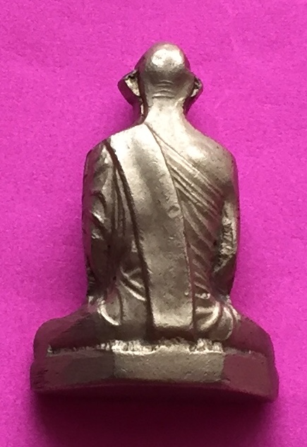 เหรียญปั้ม รูปเหมือน หลวงพ่อเดิม วัดหนองโพธิ์ จ.นครสวรรค์ ปี๒๔๘๒ พิมพ์ฐานเหลี่ยม ก้นจาร เนื้ออัลปาก้า พระแท้สวย สนใจโทรสอบถามที่ 0619783836.. 0805587175 ส่งEMSในประเทศฟรีคะ