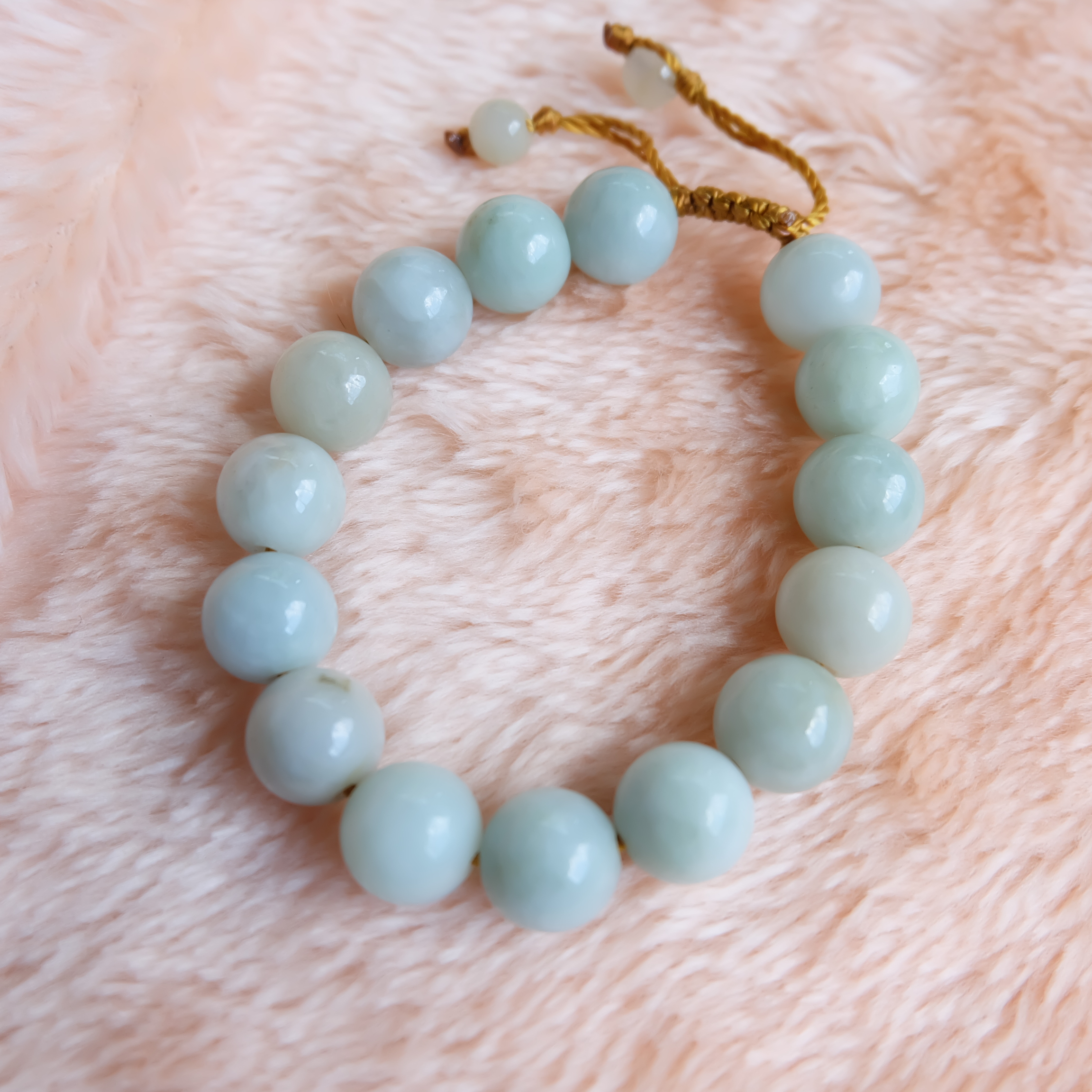 สร้อยข้อมือลูกปัดหยกแท้ 13 มิล หยกแท้ หยกพม่า หยกขาวเขียวอ่อน เชือกดึง รอบข้อมือ 17-22 ซม.