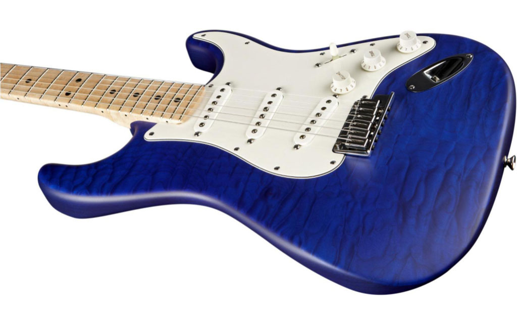 Fender Custom Shop Custom Deluxe Stratocaster Electric Guitar with Maple Fingerboard