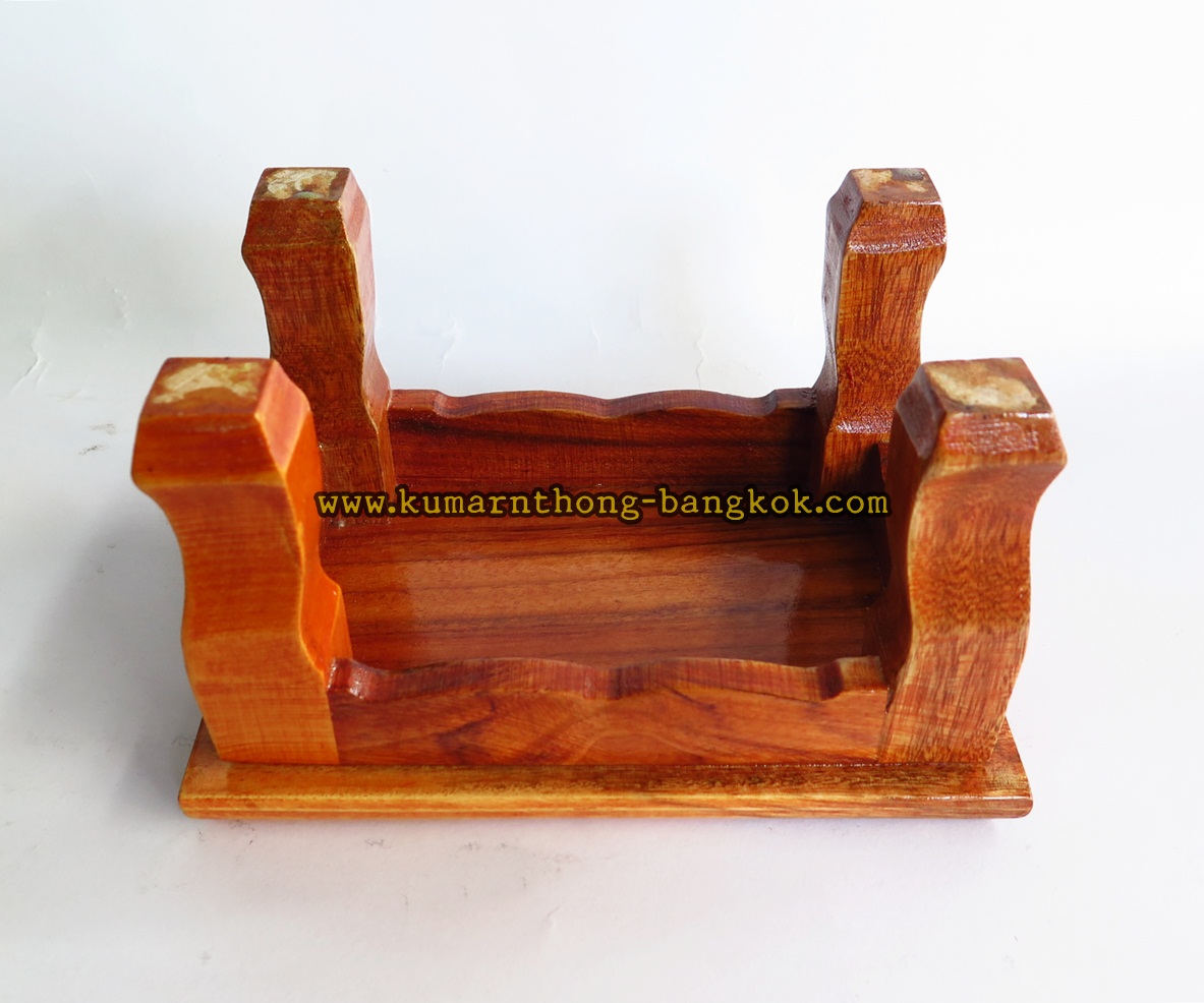โต๊ะไม้ ฐานวางพระ ไม้แดง ขนาดกลาง กว้าง 7นิ้ว ลึก 5นิ้ว สูง 3.5นิ้ว (เหมาะสำหรับวางพระบูชา กุมารทอง วัตถุมงคล ขนาดกลาง)