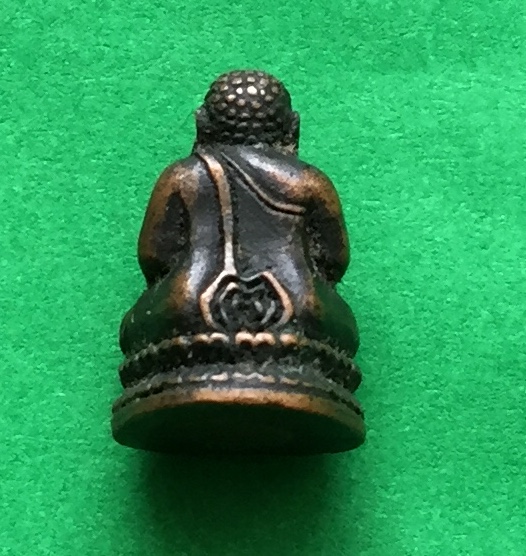 พระหล่อ พิมพ์หลวงพ่อ สังกัจจายน์องค์จิ๋ว หลวงพ่อแพ วัดพิกุลทอง จ.สิงห์บุรี ปี๒๕๑๘ หลังยันต์ ก้นอุดผงพุทธคุณ เนื้อทองแดงผสม พระแท้สวย สนใจโทรสอบถามที่ 0619783836.. 0805587175 ส่งEMSในประเทศฟรีคะ