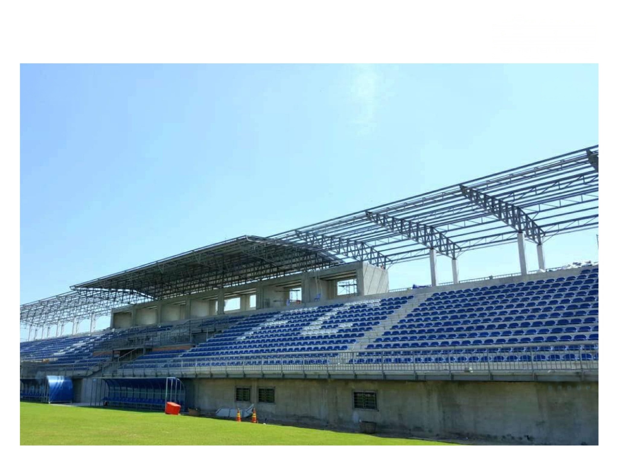 เก้าอี้อัฒจันทร์พนักเตี้ย HDPE เก้าอี้อัฒจรรย์ เก้าอี้ชมกีฬา ที่นั่งอัฒจันทร์ ที่นั่งเชียร์ อัฒจันทร์สนามกีฬา พร้อมส่ง สีส้ม ฟ้า น้ำเงิน เขียว
