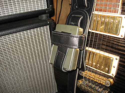 Levys Leathers Wireless Receiver Holder For Guitar - Black