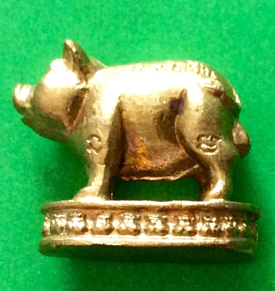 เครื่องราง หมูมหาลาภ หลวงพ่อเปิ่น วัดบางพระ จ.นครปฐม มีโค๊ต เนื้อทองเหลือง แท้สวยดูง่าย สนใจโทรสอบถามที่ 0619783836.. 0805587175 ส่งEMSในประเทศฟรีคะ