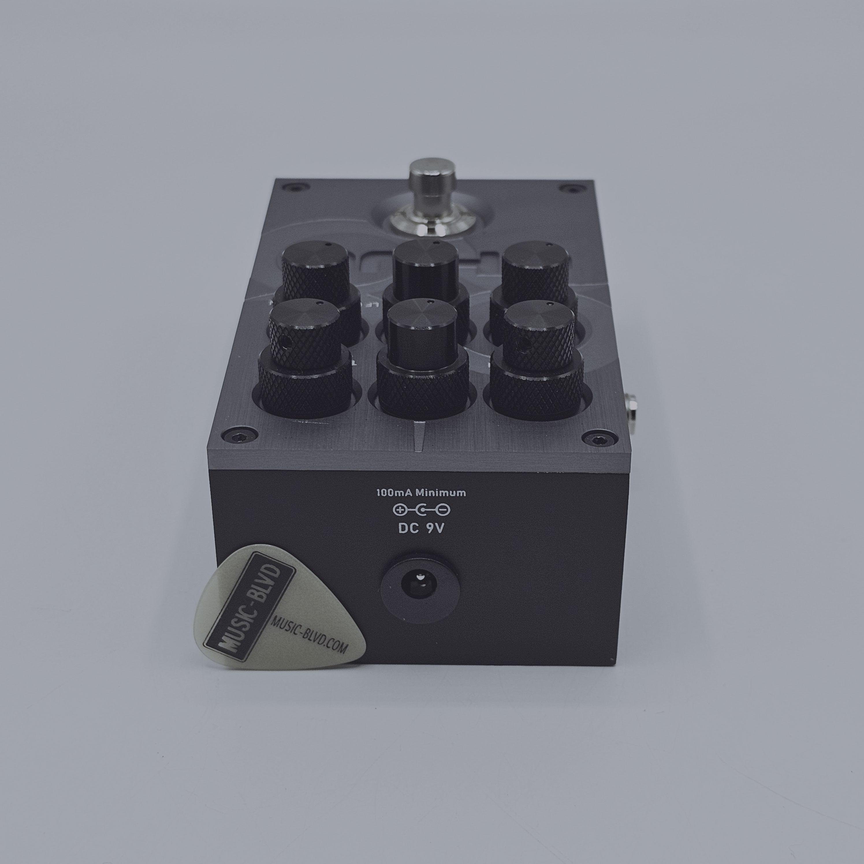 SOLAR Guitars CHUG Pedal – HIGH GAIN PREAMP WITH GATE