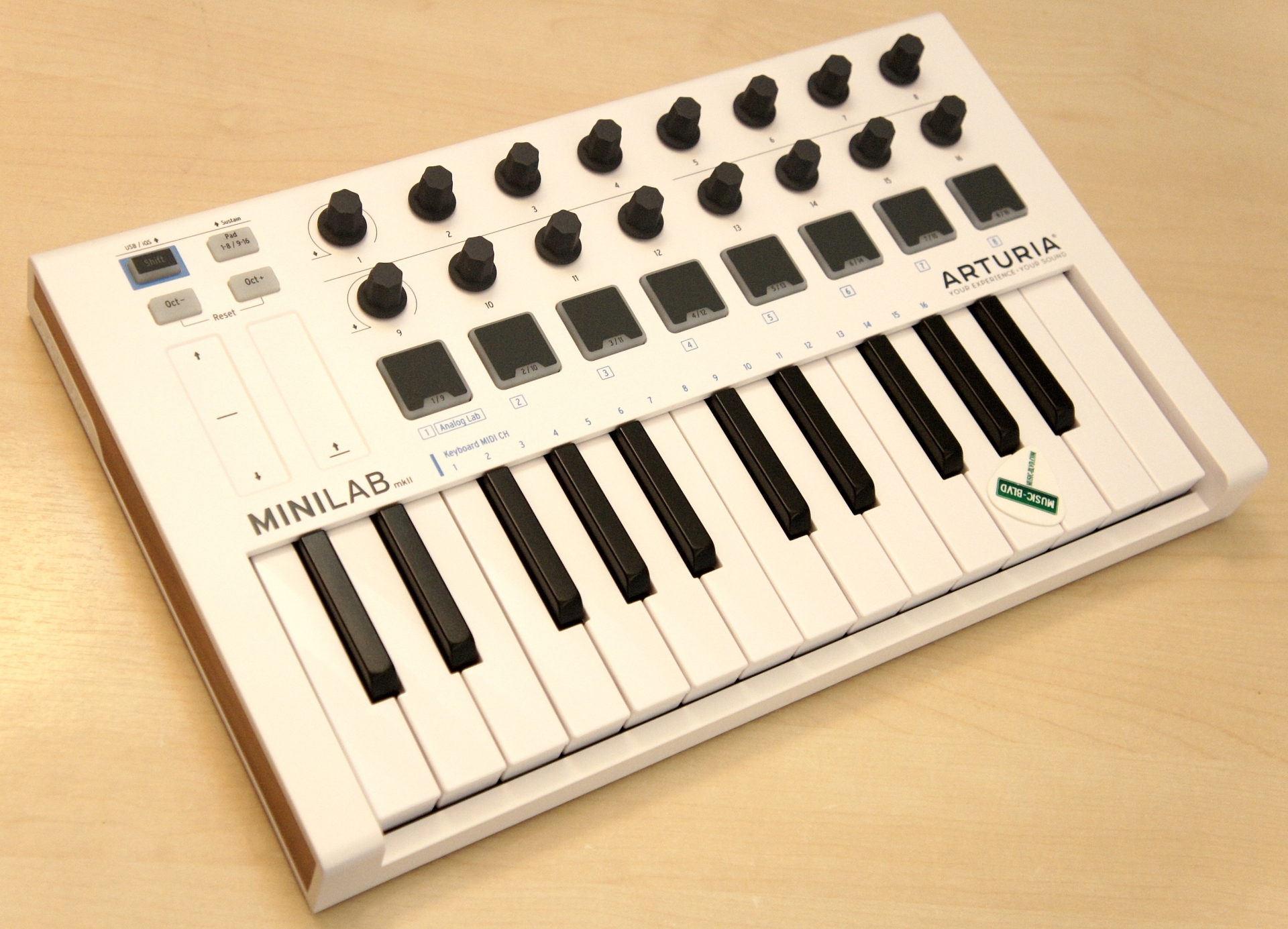 Arturia MiniLab MkII 25 Slim-key Controller