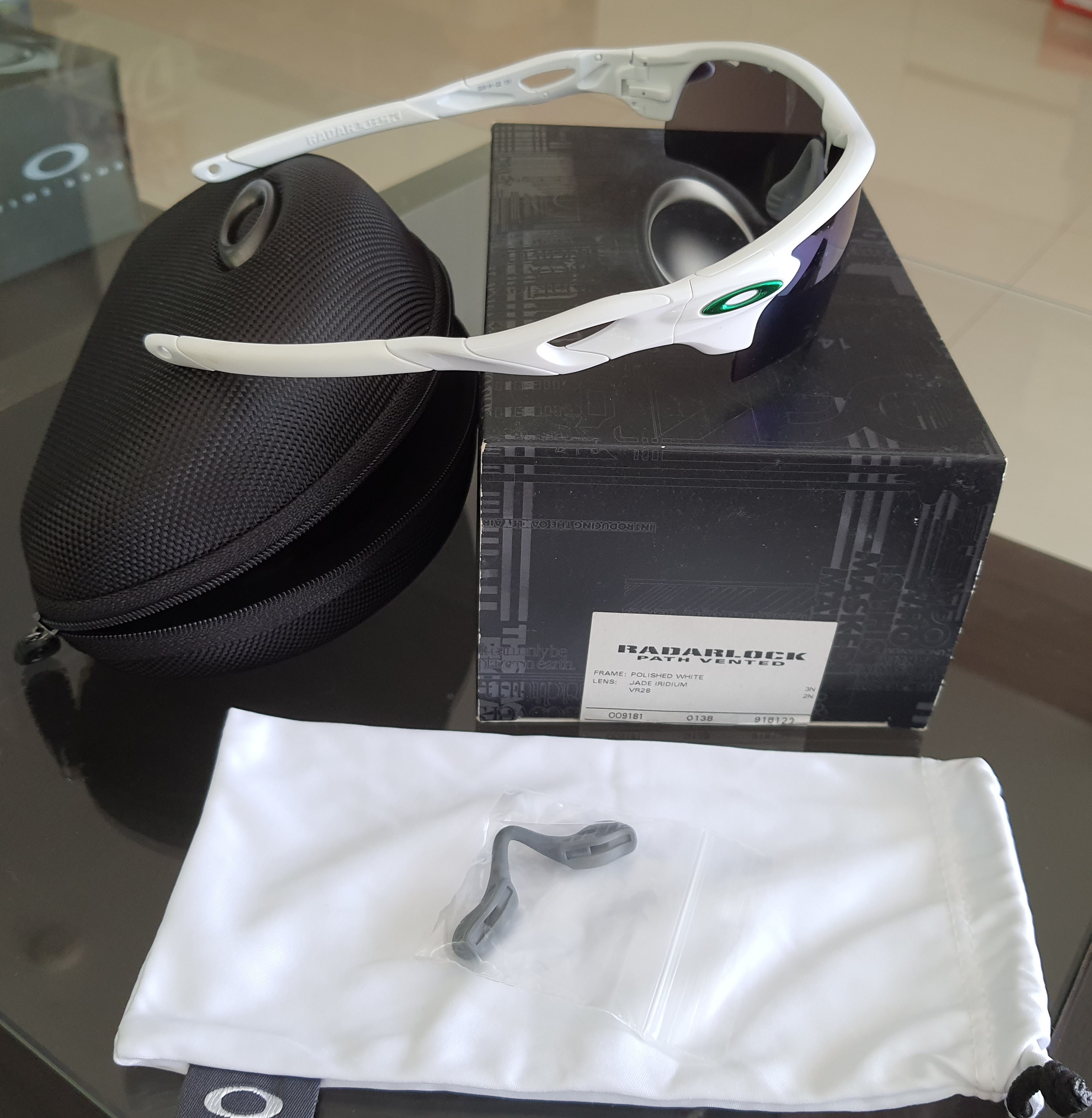 Oakley Radarlock Path Vented VR28 Polished White/Jade Iridium 0091818122