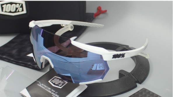100% RACETRAP Matte White w/ Hiper Blue Multilayer Mirror Lens & Clear Lens 61037-000-75 รหัสสินค้า SKU-00264