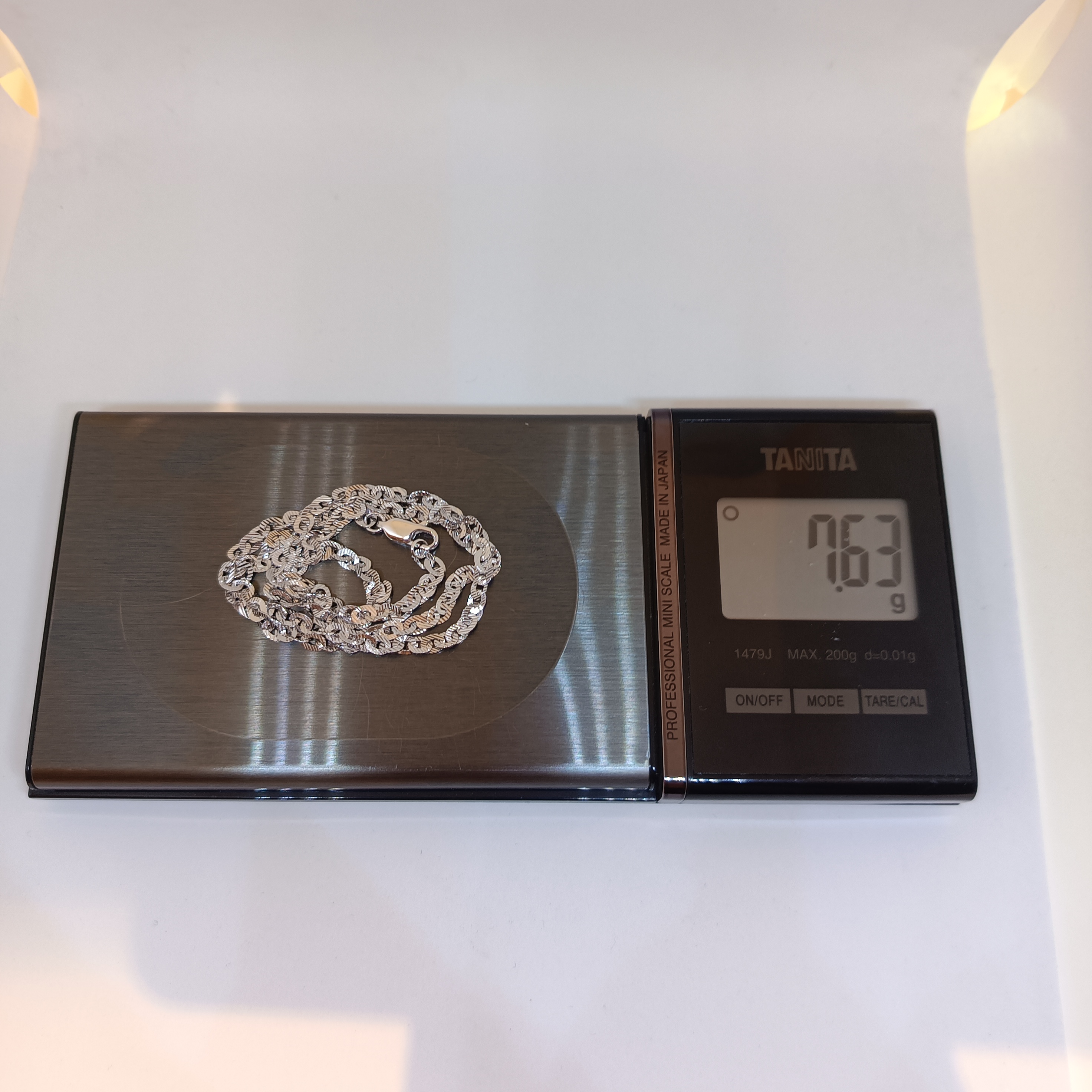 สร้อยคออิตาลี่ เป็นห่วงโซ่เลข 0 ขัดเงาเหลี่ยมเพชร สวมใส่ได้ทั้งหญิงและชาย