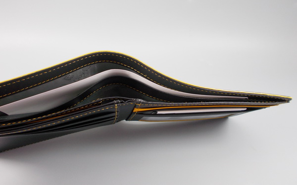 กระเป๋าสตางค์ Guy Laroche ดำ-เหลือง ใหม่ แท้