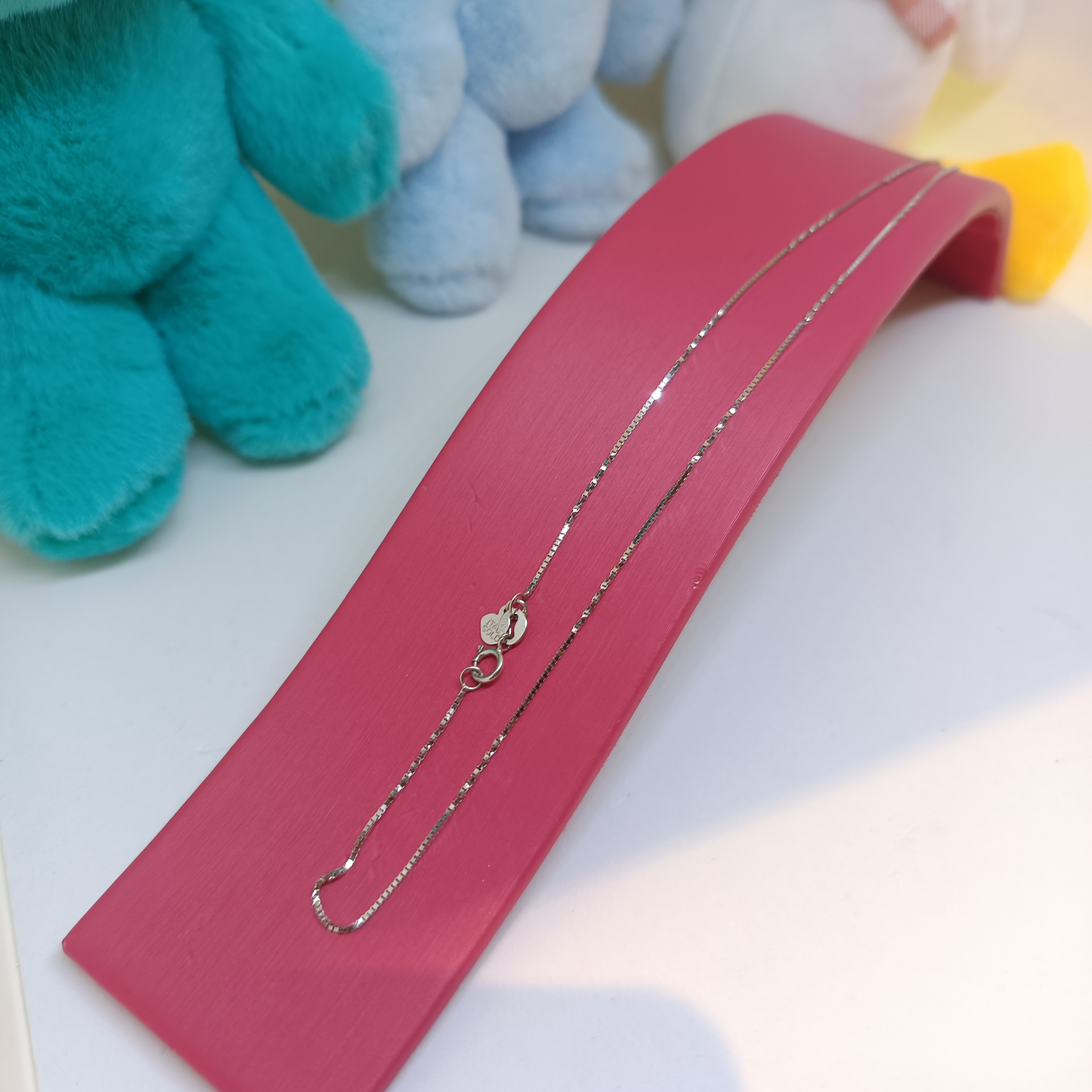 สร้อยคออิตาลี่ ลายตันลวดลายบ๊อคเชน ระยิบระยับเล่นไฟ เหมาะสำหรับสุภาพสตรีครับ