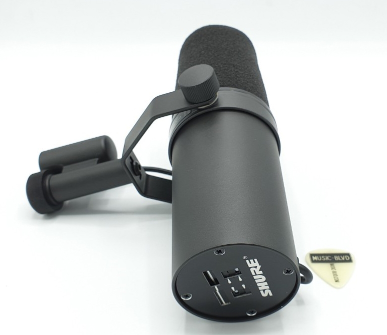 Shure SM7B Cardioid Dynamic Vocal Microphone