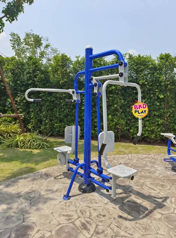 เครื่องออกกำลังกายกลางแจ้ง อุปกรณ์บริหารแขน-หัวไหล่-หน้าอก (แบบดันยกตัว) STANDALONE สำหรับผู้สูงอายุและบุคคลทั่วไป เครื่องออกกําลังกายกลางแจ้งเทศบาล, เครื่องออกกําลังกายสาธารณะ ,ราคาโรงงาน สินค้าผลิตในไทย สั่งทำตามสีที่ต้องการได้