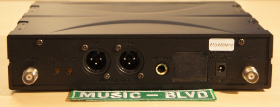 Applied Microphone Technology AMT Wi5II Wireless Saxophone Microphone