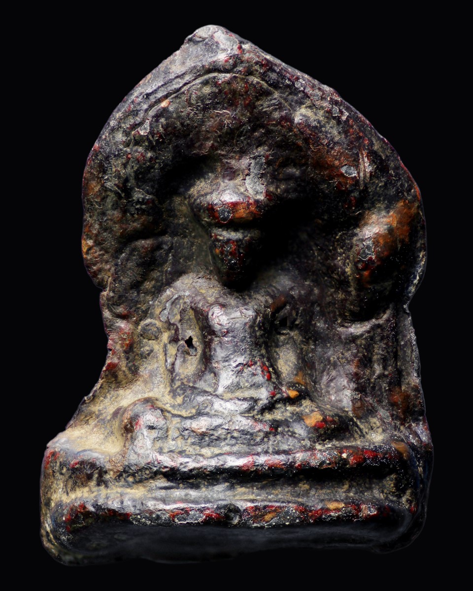 พระร่วงนั่ง กรุบ้านละหาร จ.สุพรรณบุรี