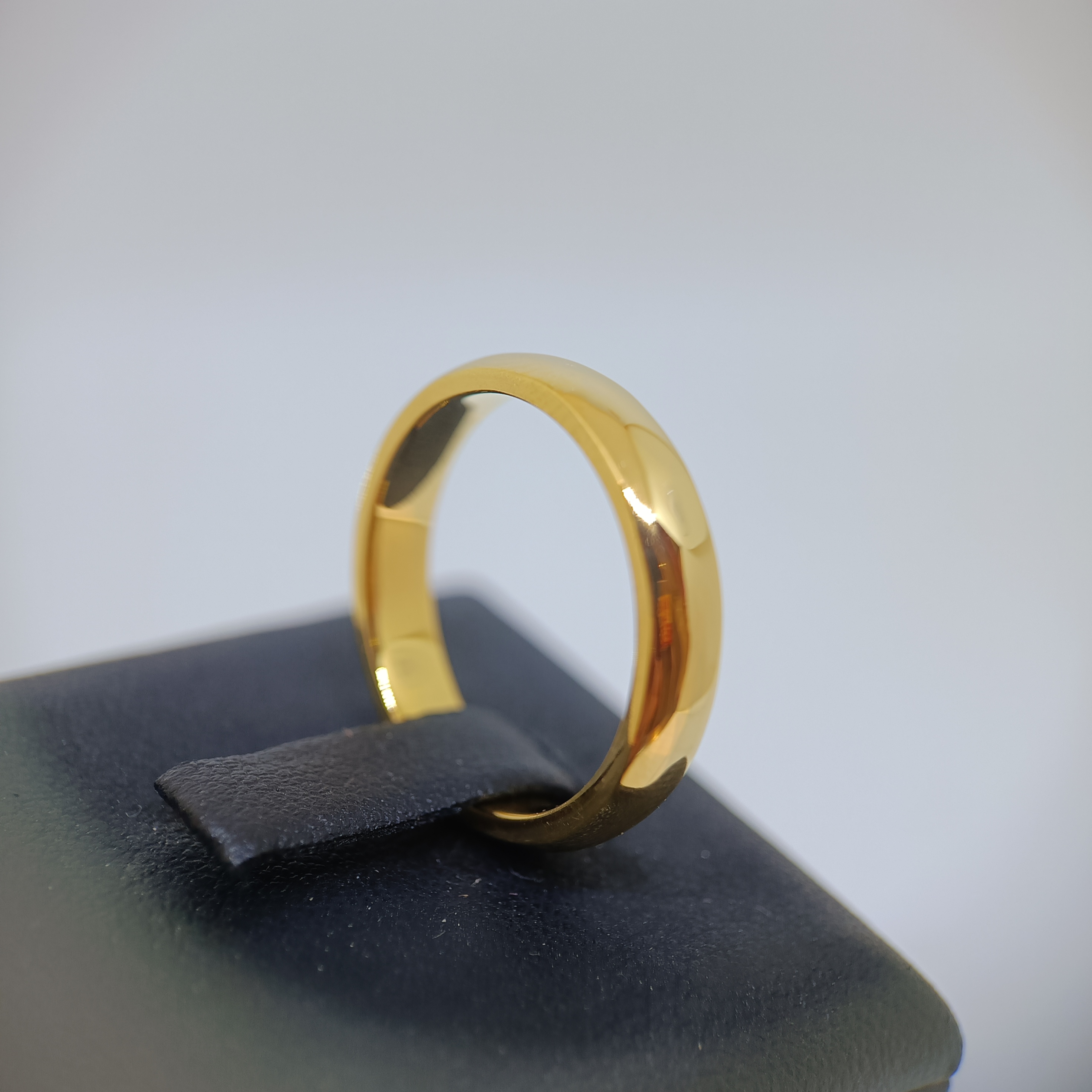 แหวนทอง14K รูปทองปอกมีด ทองล้วน ลวดลายธรรมดาเรียบง่าย แข็งแรงครับ