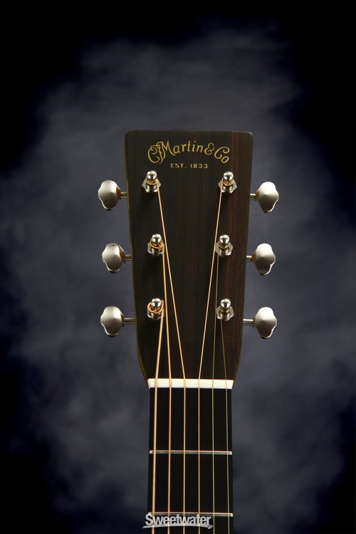 Martin 000-28 14 Fret Sweetwater Edition - Ambertone, A/E w/LR Baggs Lyric Pickup