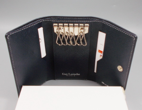 กระเป๋าใส่กุญแจ Guy Laroche กรมท่า ใหม่ แท้