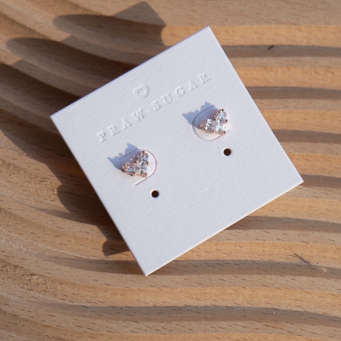 Mini Heart Earrings - ต่างหูหัวใจเล็ก (มี 2 สี) (ก้านต่างหูเป็นเงินแท้)