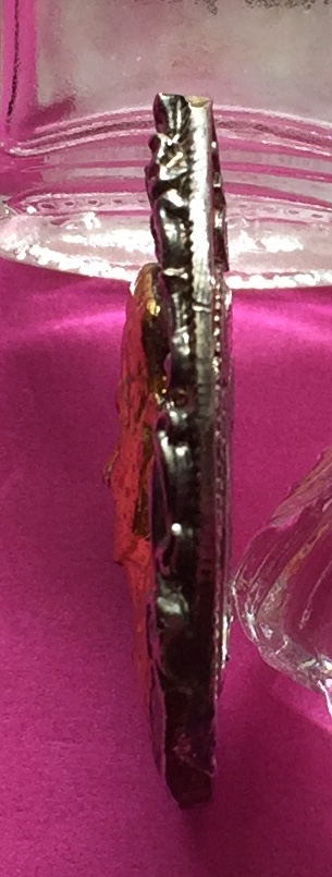 เหรียญหล่อ หลวงปู่คร่ำ รุ่นสร้างเจดีย์ วัดวังหว้า จ.ระยอง มีโค๊ต หลังยันต์ เนื้อกะไหล่เงิน หน้ากากทอง พระแท้สวย สนใจโทรสอบถามที่ 0619783836.. 0805587175 ส่งEMSในประเทศฟรีคะ