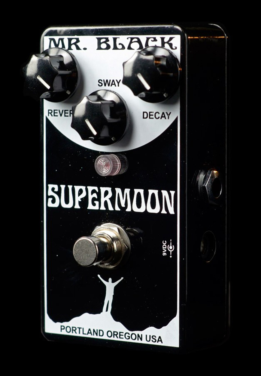 Mr. Black Supermoon Modulated Reverb