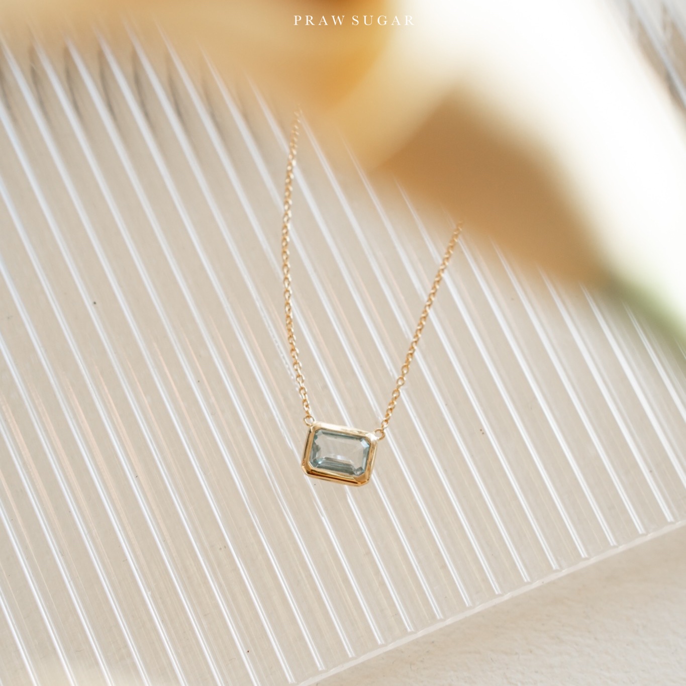 Blue Topaz Baguette Gemstone Necklace - สร้อยคอจี้บลูโทพาซทรงสี่เหลี่ยม (เรือนสร้อยเงินแท้)(มี 2 สี)