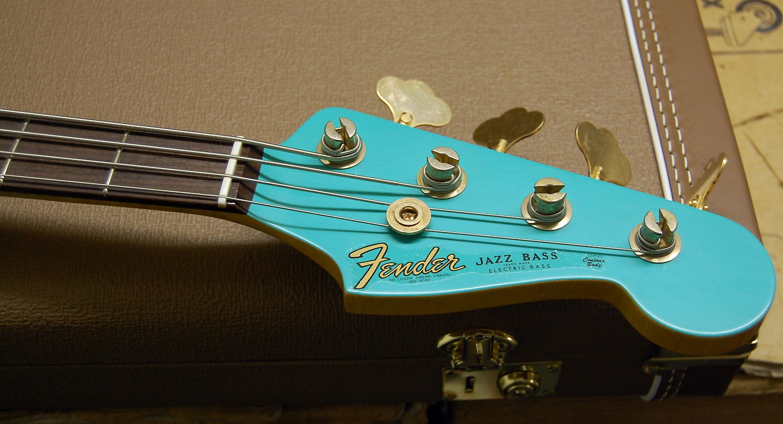 Fender Custom Shop 60 Jazz Bass Relic 2016 Aged Seafoam Green Matching Peg Head Gold Hardware Birdseye Neck