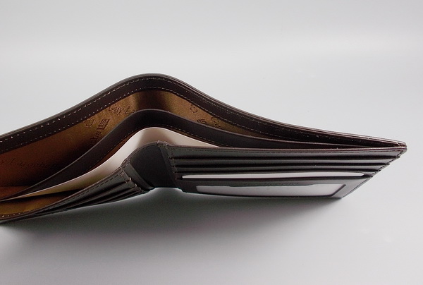 กระเป๋าสตางค์ Guy Laroche น้ำตาล ใหม่ แท้