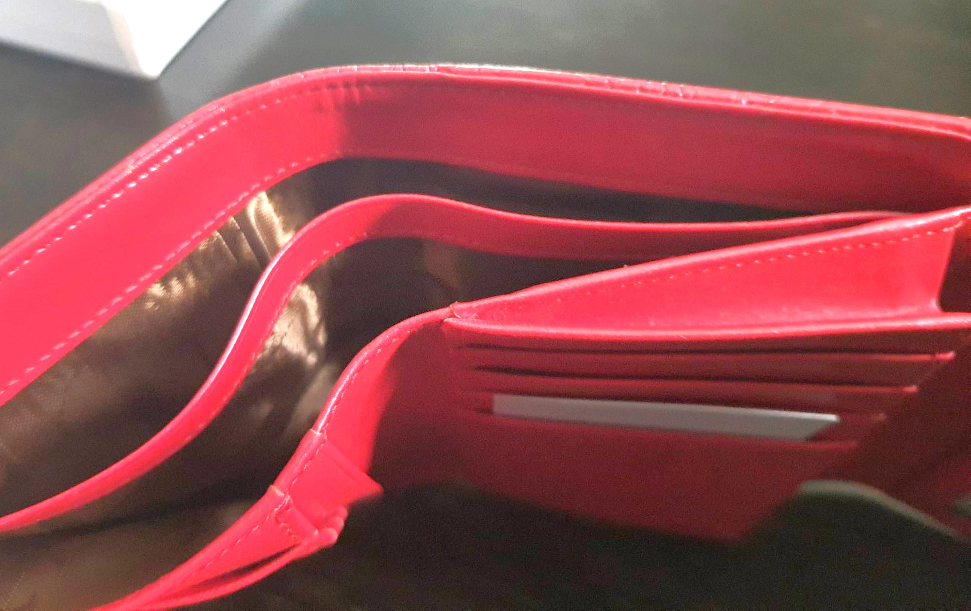 กระเป๋าสตางค์ ELLE แดงเมทาลิก ใหม่ แท้