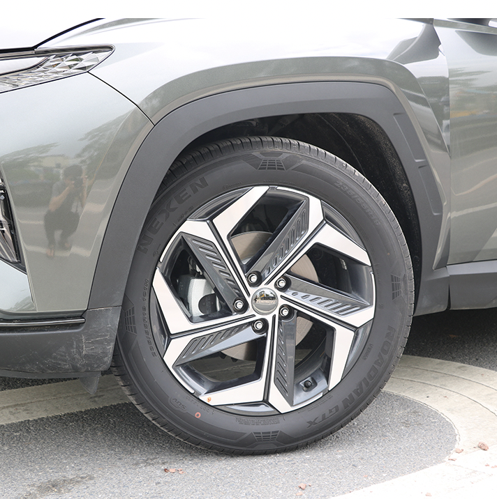 Hyundai CRETA ฮุนได เครต้า สติกเกอร์เรซิน sticker rasin ติดดุมล้อ ทั้งหมด 4 ชิ้น