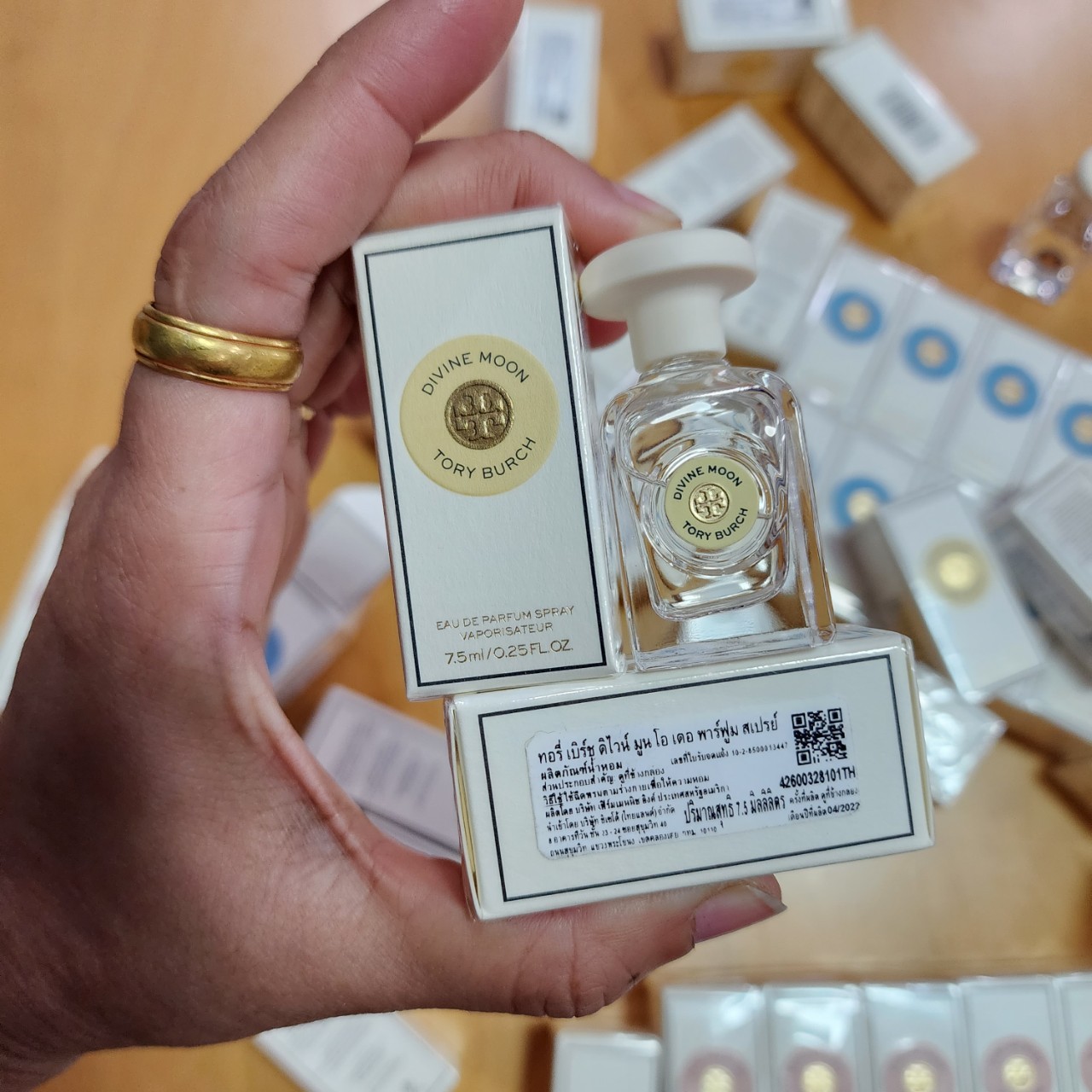 น้ำหอมจิ๋วมินิ Tory Burch Divine Moon EDP 7.5ml กล่องซีลป้ายไทย ( Mini Perfume น้ำหอมขนาดพกพา)