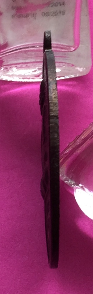 เหรียญ หลวงพ่อกาหลง (เขี้ยวแก้ว) รุ่นวางศิลาฤกษ์ อุโบสถ ออกวัดวังทอง จ.สระแก้ว ปี๒๕๕๐ เนื้อทองแดงรมดำ พระแท้สวย สนใจโทรสอบถามที่ 0619783836.. 0805587175 ส่งEMSในประเทศฟรีคะ