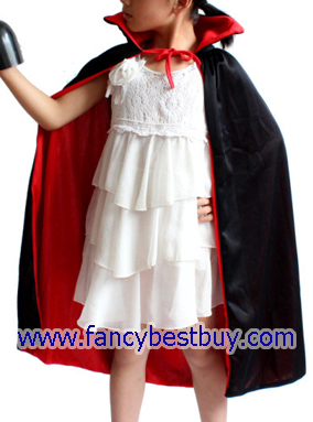 ผ้าคลุมโจรสลัด หรือผ้าคลุมแฟนซี ใช้ได้ 2 หน้า สีแดงและสีดำ เนื้อผ้านิ่ม