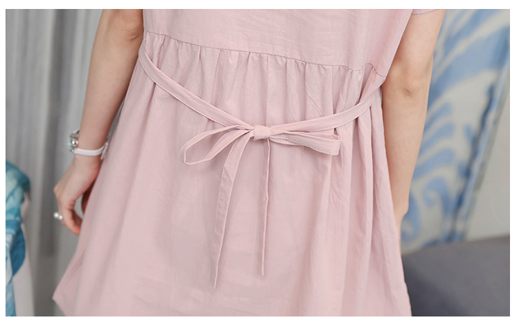 เสื้อคลุมท้องสีชมพู ปักลายที่อก คอกลม มีกระดุมแกะได้ที่อก มีสายผูกหลัง+เลกกิ้งสีเทา ใส่สบายมากๆค่ะ