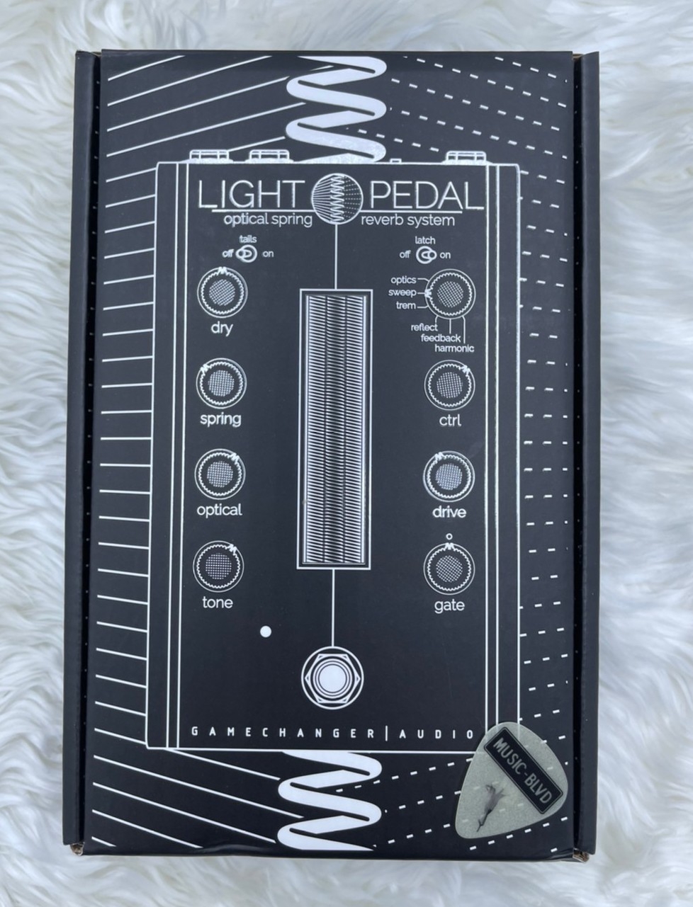 GAMECHANGER AUDIO LIGHT PEDAL OPTICAL SPRING REVERB SYSTEM