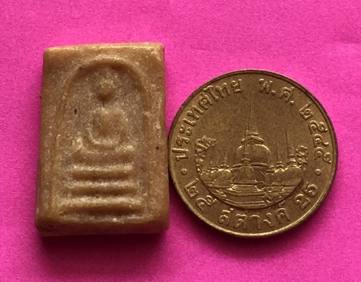 พระพิมพ์ สมเด็จ คะแนน หลวงพ่อกวย วัดโฆสิตาราม จ.ชัยนาท เนื้อผงพุทธคุณผสมน้ำมัน พระแท้สวย สนใจโทรสอบถามที่ 0619783836.. 0805587175 ส่งEMSในประเทศฟรีคะ