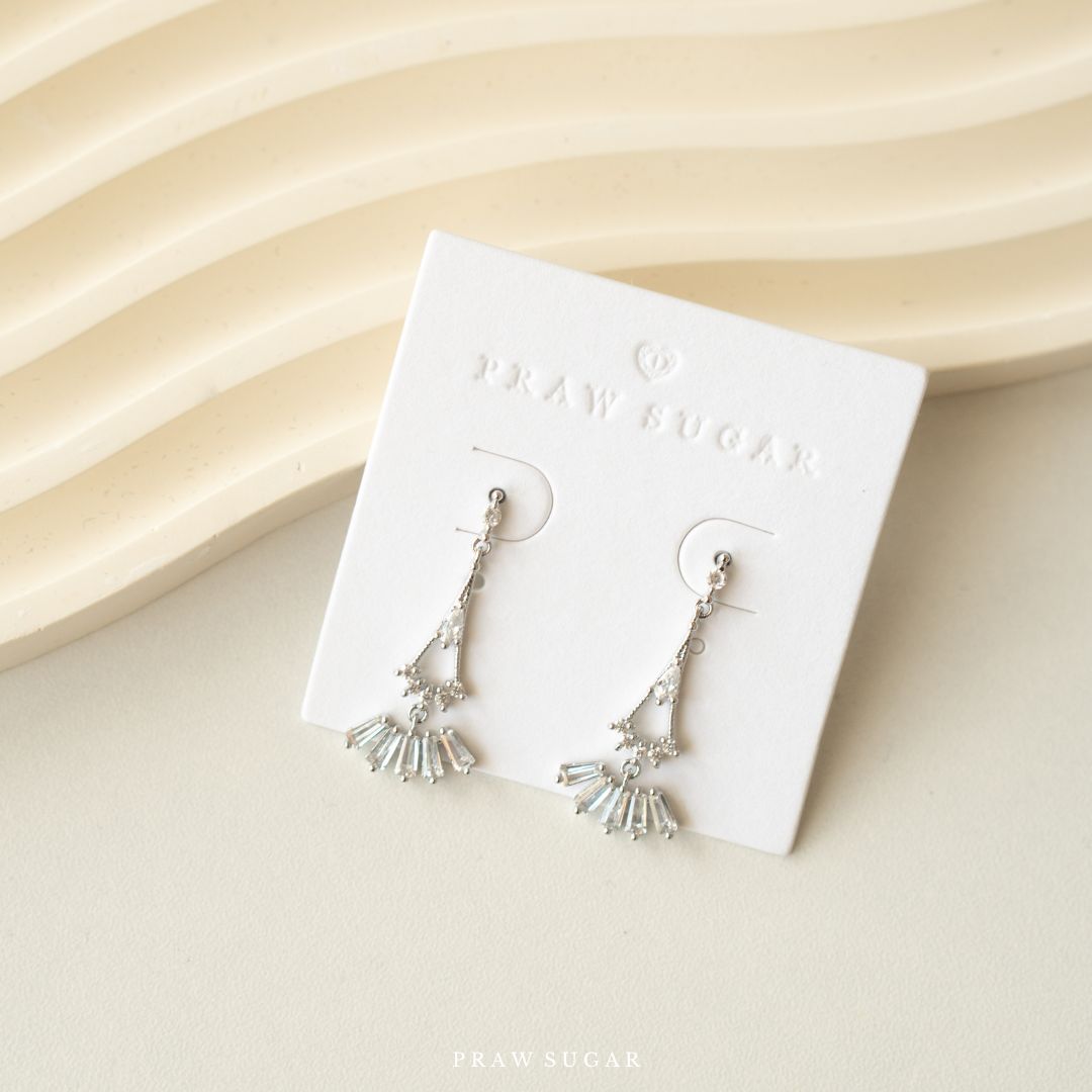 Claudia Earrings - ต่างหูคลอเดียทรงยาว (ก้านต่างหูเงินแท้)