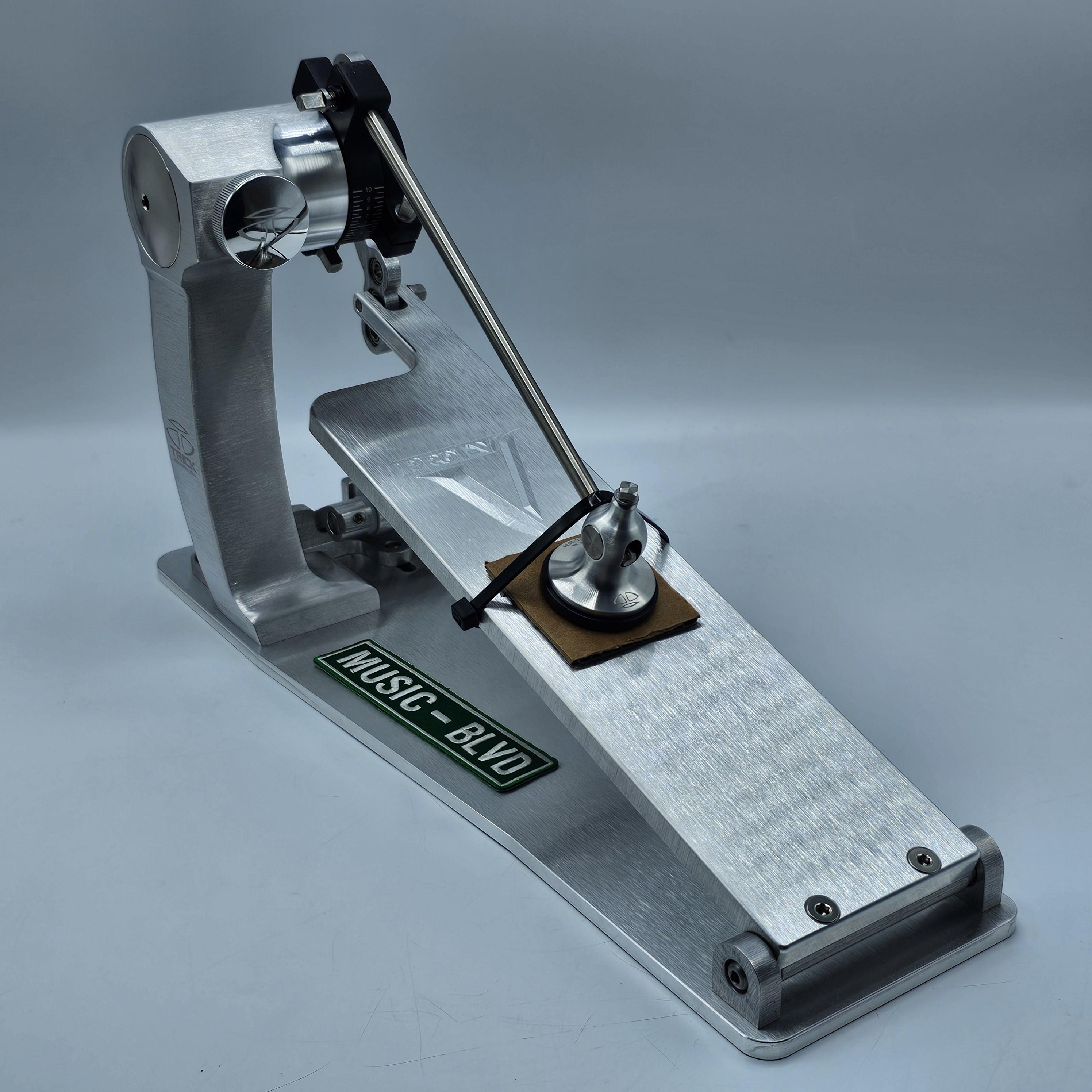 Trick Drums Pro 1-V Bigfoot Single Bass Drum Pedal