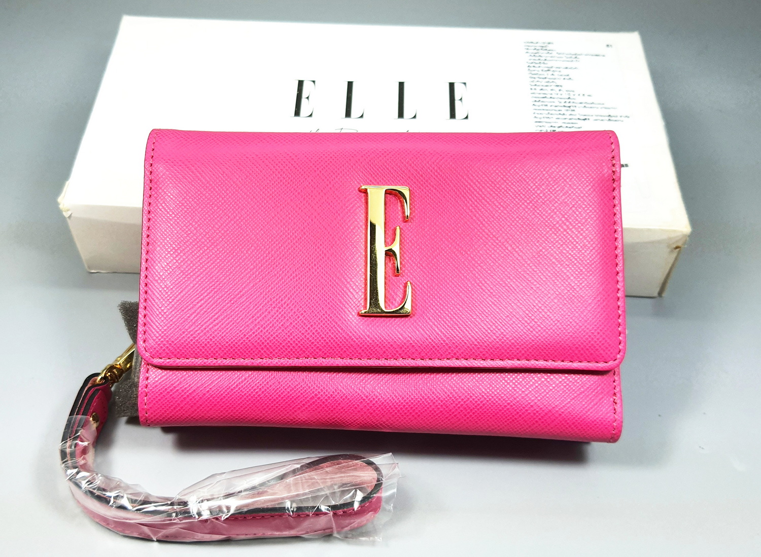 กระเป๋าสตางค์ ELLE ชมพู ใหม่ แท้ ส่งฟรี ลทบ.