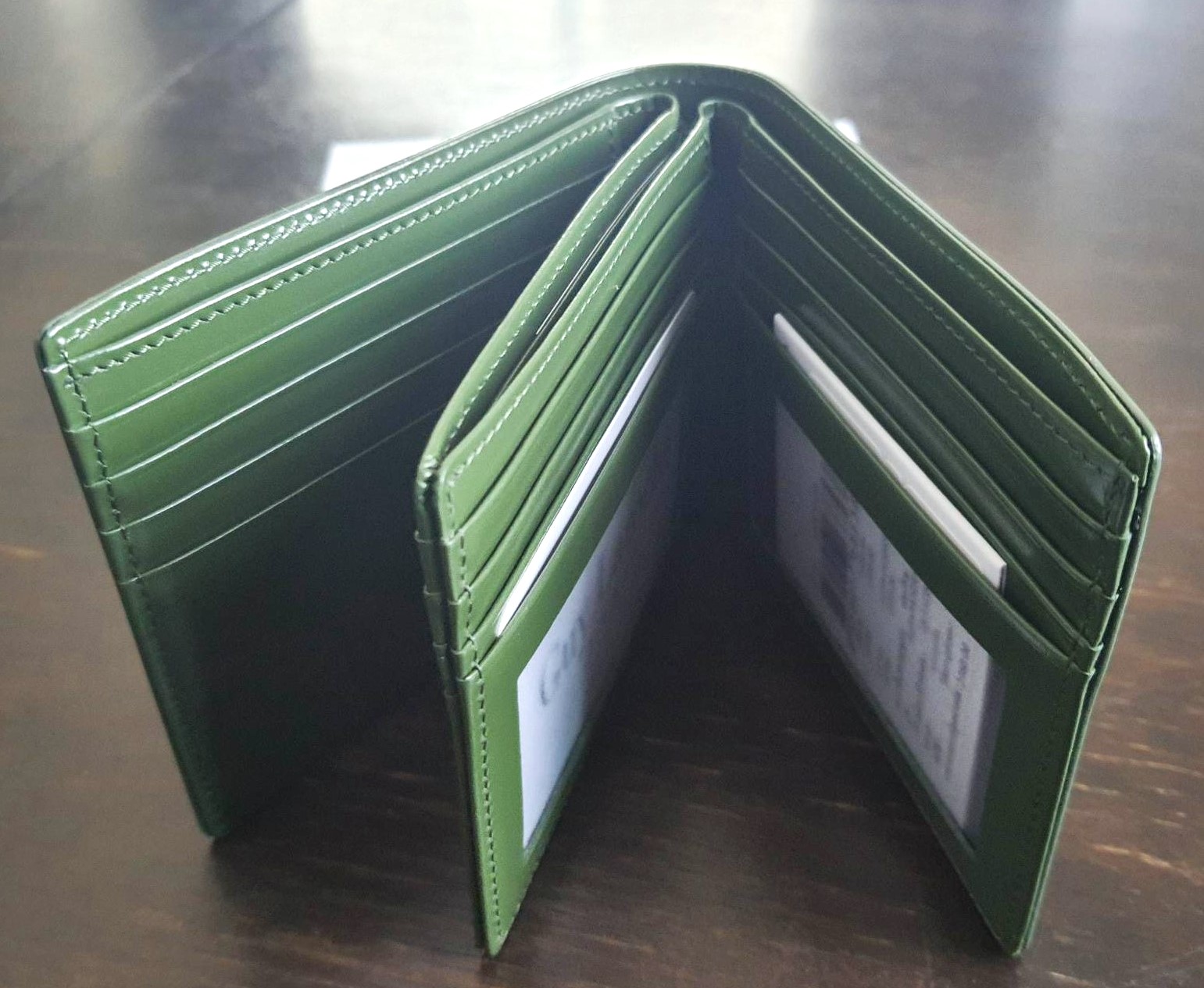 กระเป่าสตางค์ Guy Laroche เขียว ใหม่ แท้