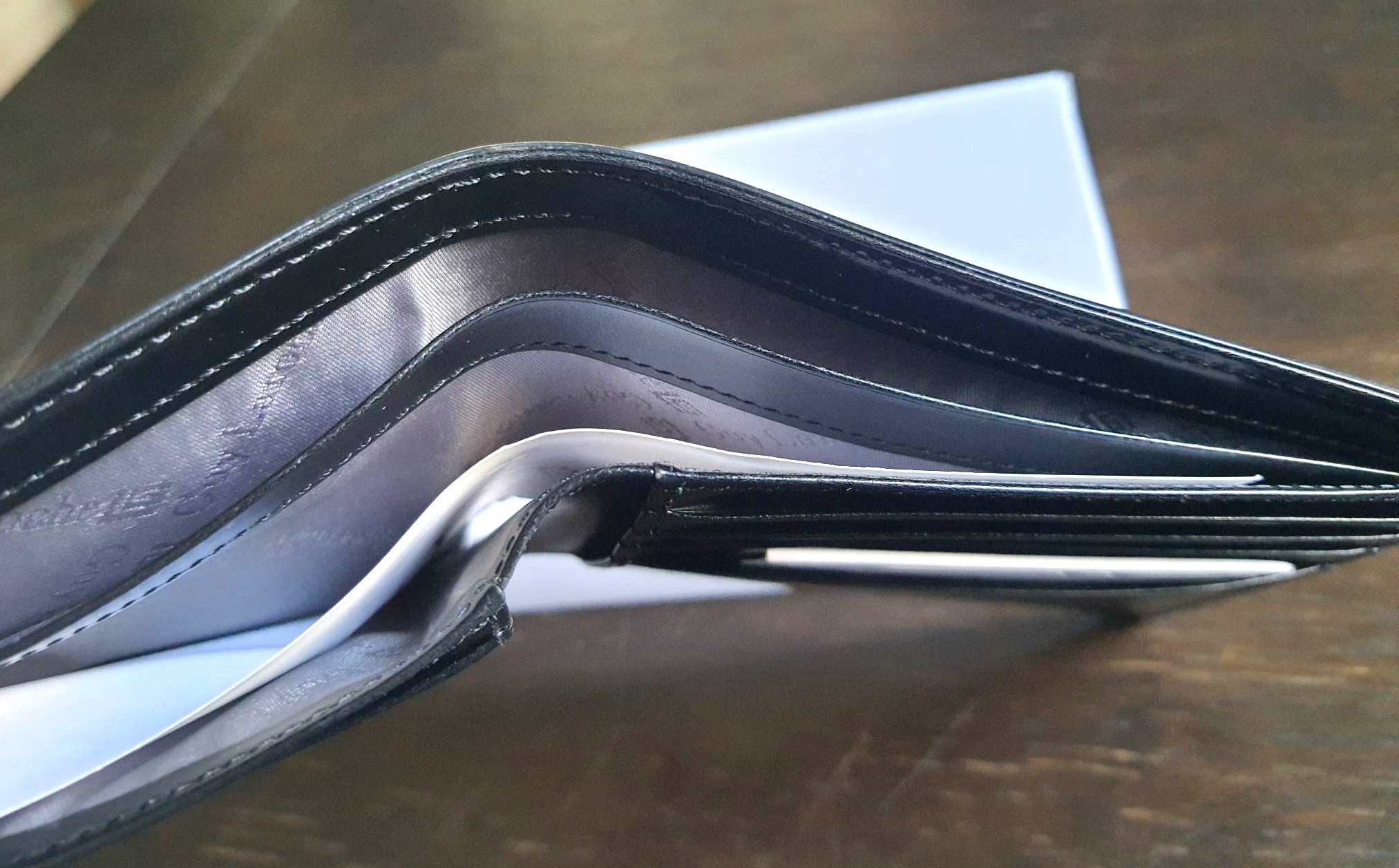 กระเป๋าสตางค์ Guy Laroche ดำ ใหม่ แท้