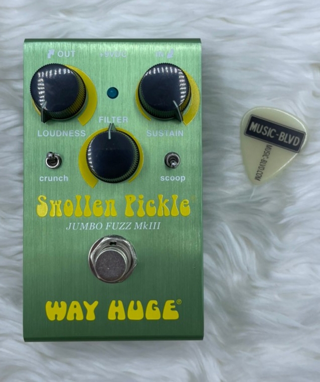 Way Huge Electronics Swollen Pickle Jumbo Fuzz Effects Pedal