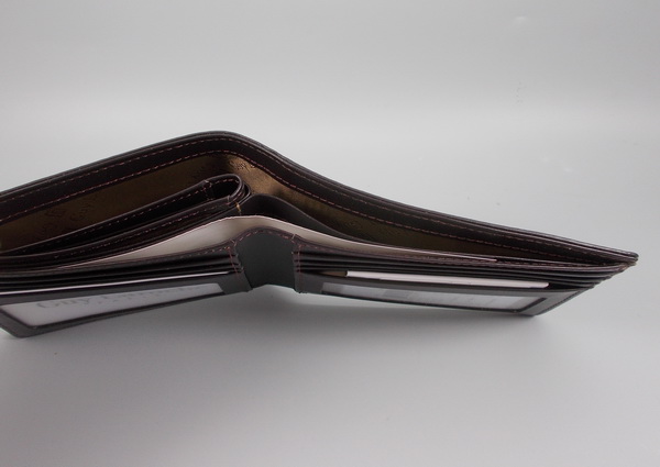 กระเป๋าสตางค์ Guy Laroche ดาร์คช็คโกแลต ใหม่ แท้