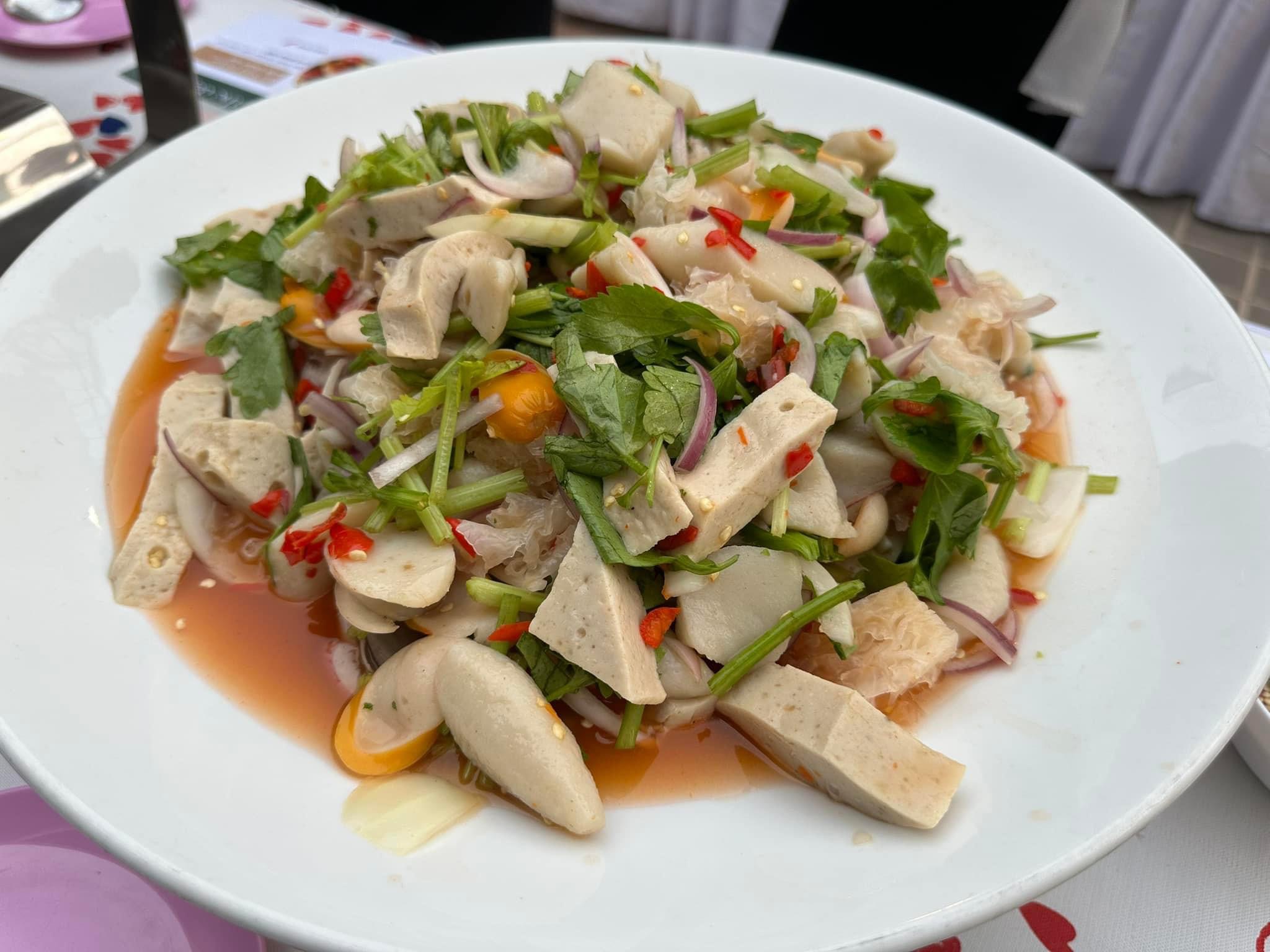 ยำหมูยอ