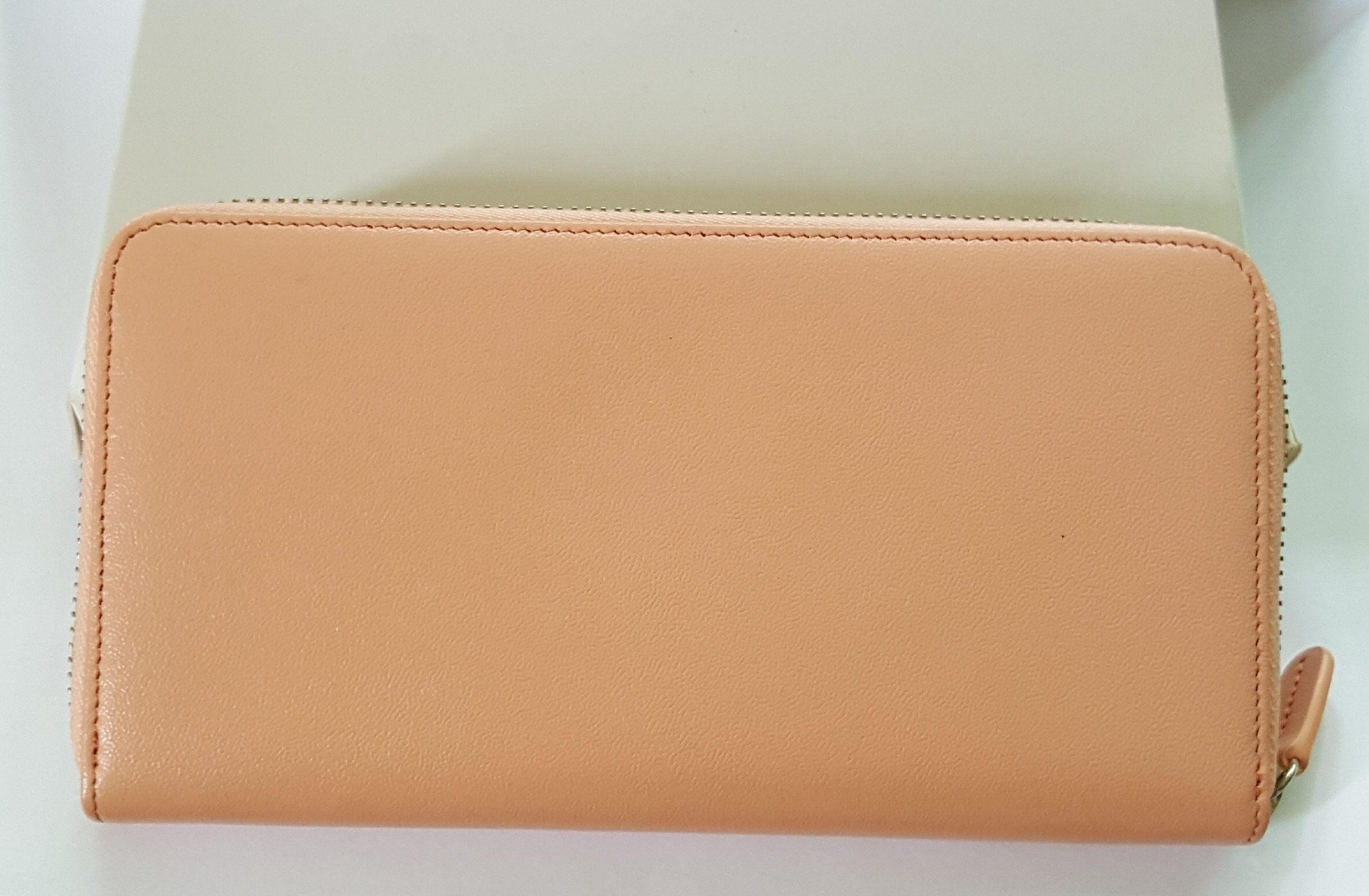 กระเป๋าสตางค์ Guy Laroche โอรส ใหม่ แท้