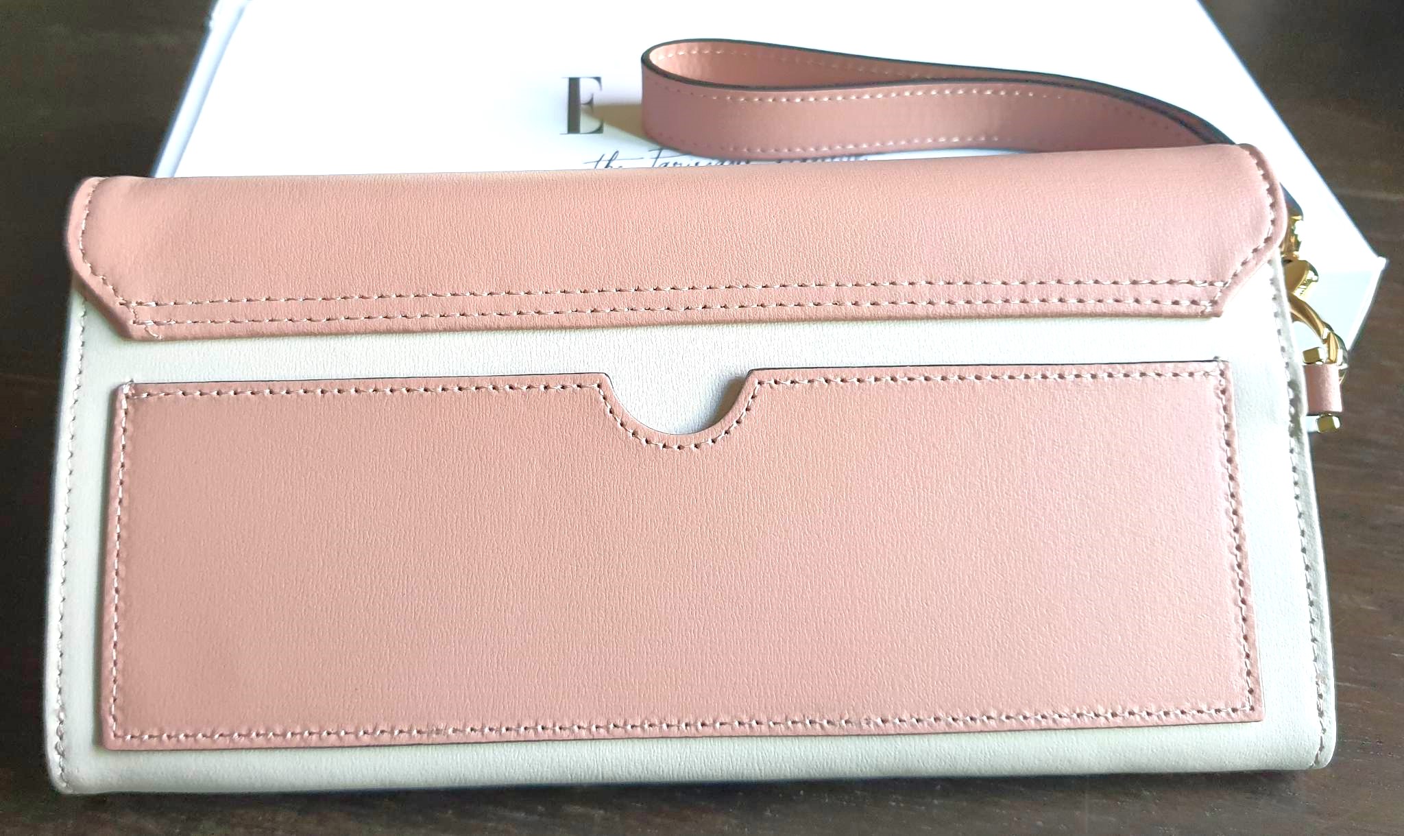 กระเป๋าสตางค์ ELLE เบจ 2 พับ มีหูคล้องมือ ใหม่ แท้