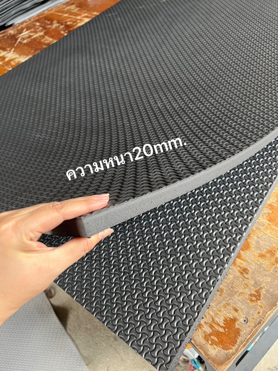 แผ่นยางเรียบ / มีลาย สีสดใส สีต่างๆ เลือกสีได้ แผ่นยางงานในร่ม ขนาดแผ่น 130x240 ซม. หนา 5-60 มม. ,แผ่นกันกระแทก,โฟมยางปูพื้น,จิ๊กซอว์ปูพื้น, ปูกับห้องเด็ก ห้องออกกำลังกาย ค่ายมวย โรงยิม