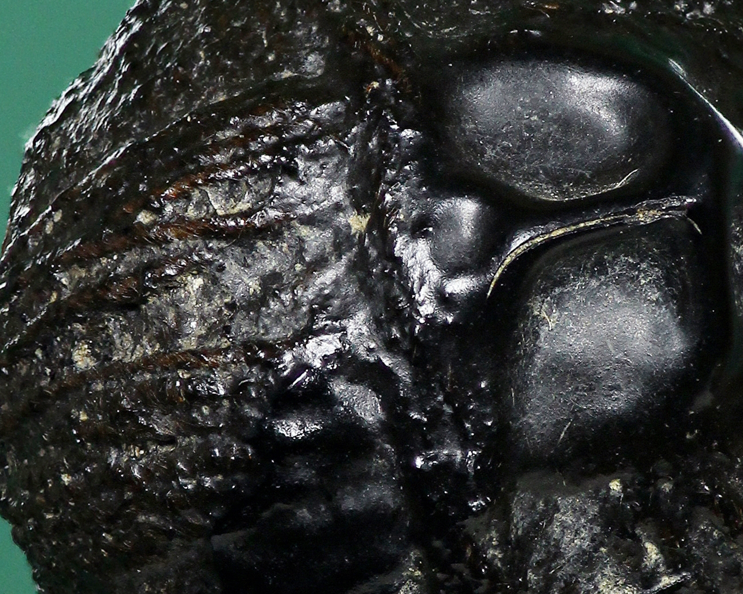 ลูกอมด้ายสายสิญจน์หลวงปู่ยิ้ม วัดหนองบัว จ.กาญจนบุรี