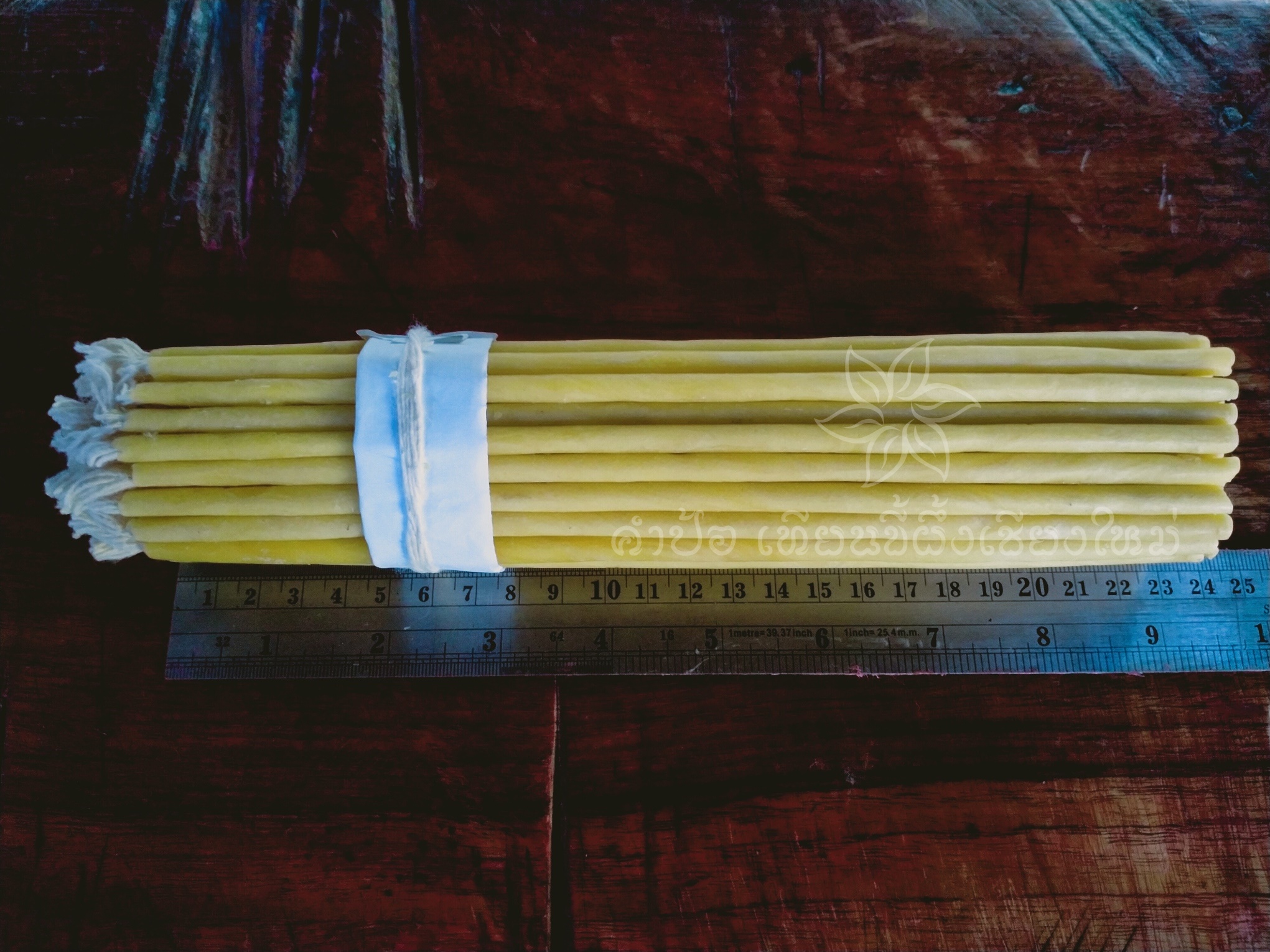 เทียนสุมา ฝั้นมือ ตามแบบภูมิปัญญาไทยดั้งเดิม