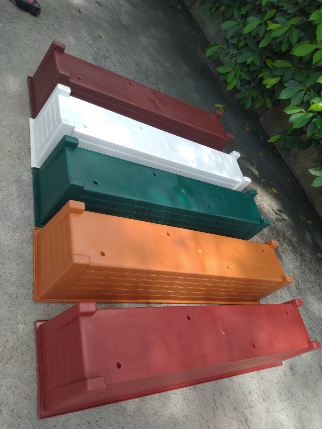 กระถางยาว กระถางปลูกต้นไม้ แบบยาว 1 ใบ (เลือกสีได้)